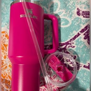 NWOT Camelia Stanley 40oz